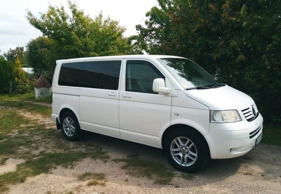 Продам Volkswagen T5 (Transporter) пасс. 2004 года в Житомире