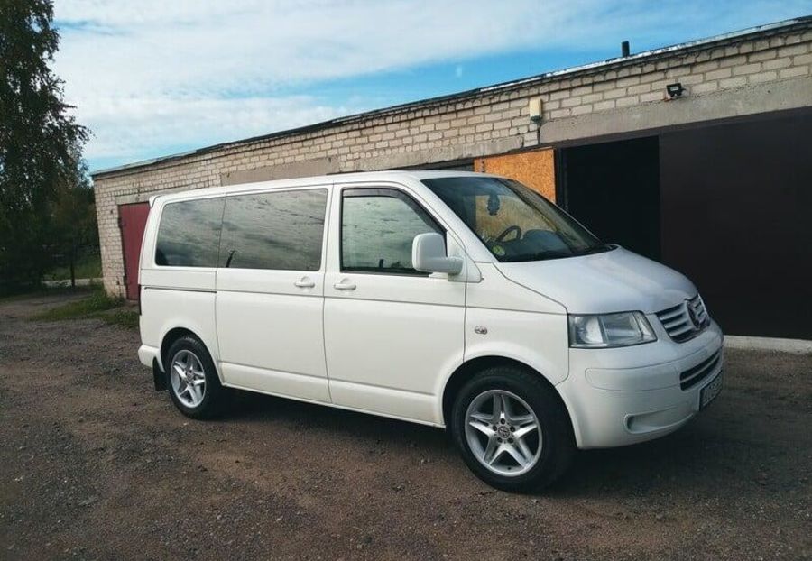Продам Volkswagen T5 (Transporter) пасс. 2004 года в Житомире