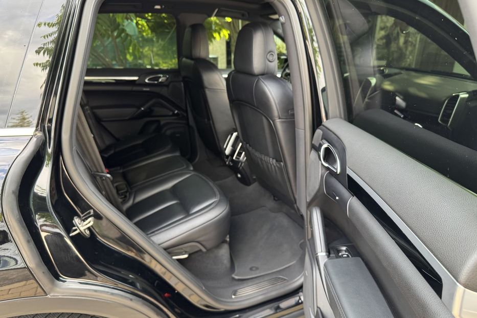 Продам Porsche Cayenne Plug-in Hybrid 2016 года в Одессе