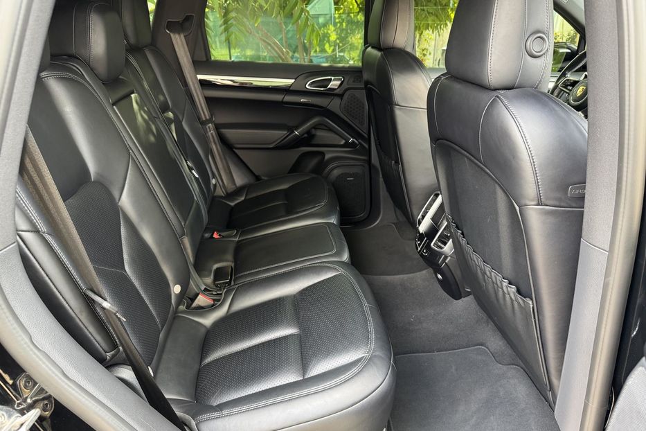 Продам Porsche Cayenne Plug-in Hybrid 2016 года в Одессе