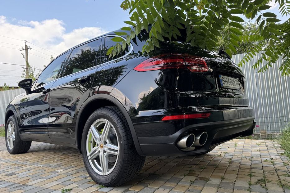 Продам Porsche Cayenne Plug-in Hybrid 2016 года в Одессе