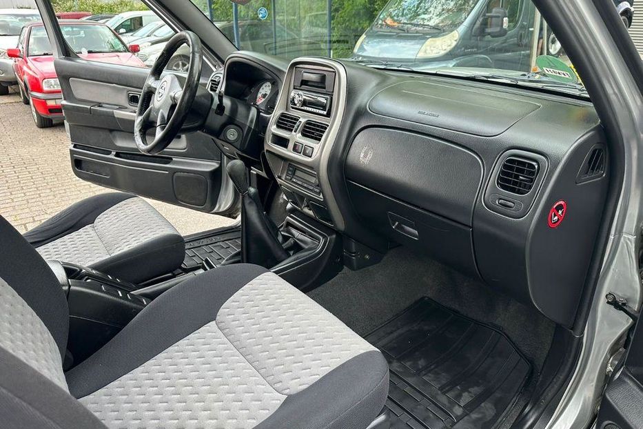 Продам Nissan Pickup 2004 года в Киеве