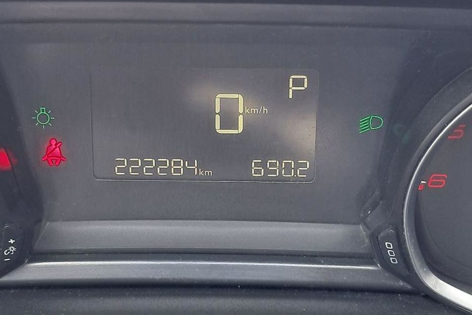 Продам Peugeot 308 1.6 BlueHdi АТ (120 к.с.)  2015 года в Ровно