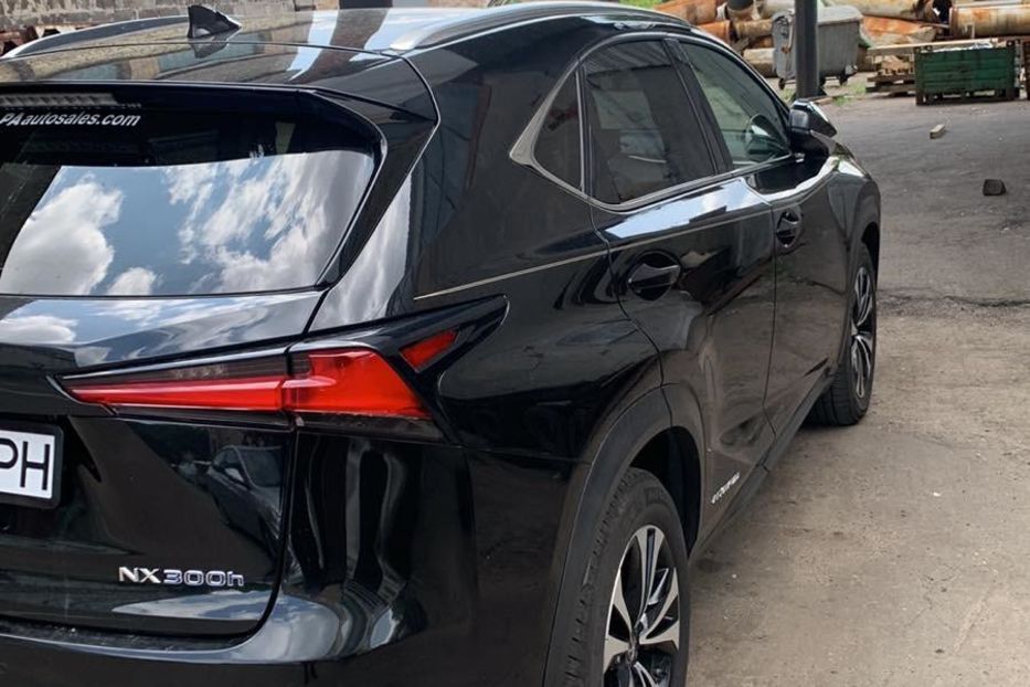 Продам Lexus NX 300 2017 года в Киеве