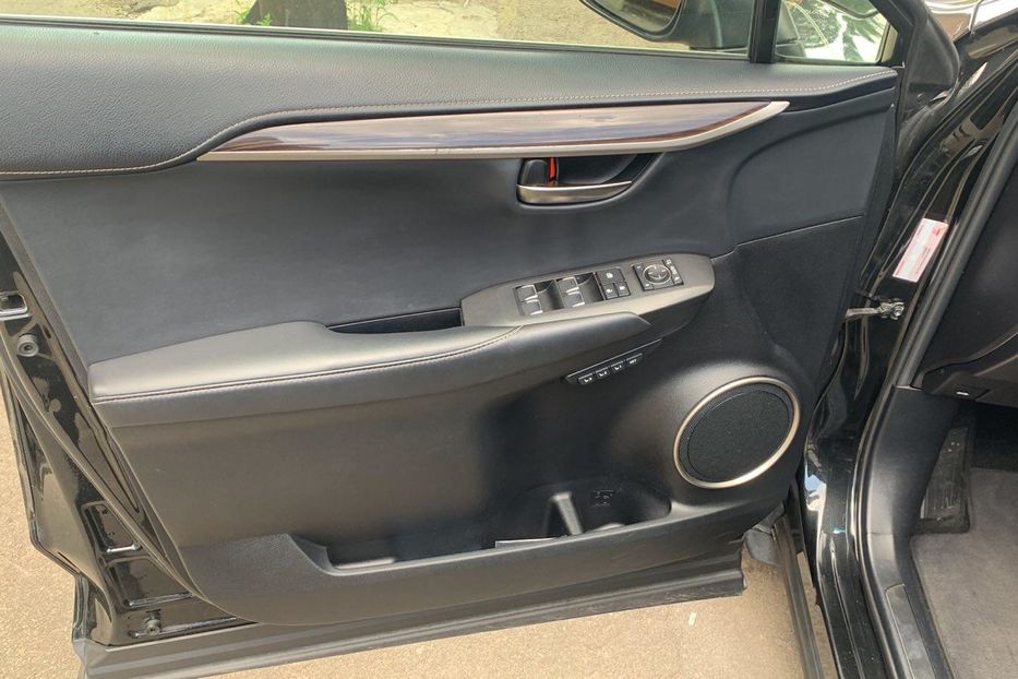 Продам Lexus NX 300 2017 года в Киеве