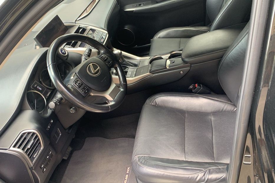 Продам Lexus NX 300 2017 года в Киеве