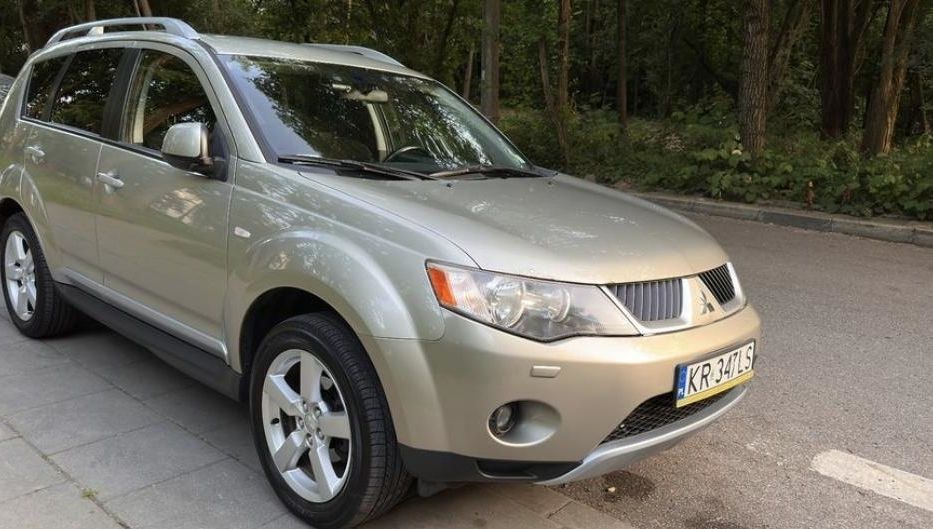 Продам Mitsubishi Outlander 2.0 DID Intense + 2009 года в г. Кривой Рог, Днепропетровская область