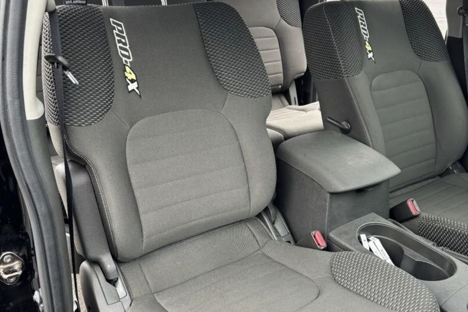 Продам Nissan Navara 2010 года в г. Кременчуг, Полтавская область