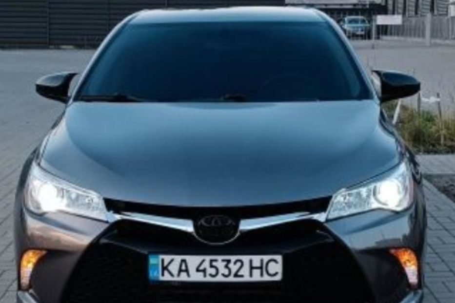 Продам Toyota Camry SE 2016 года в Черкассах
