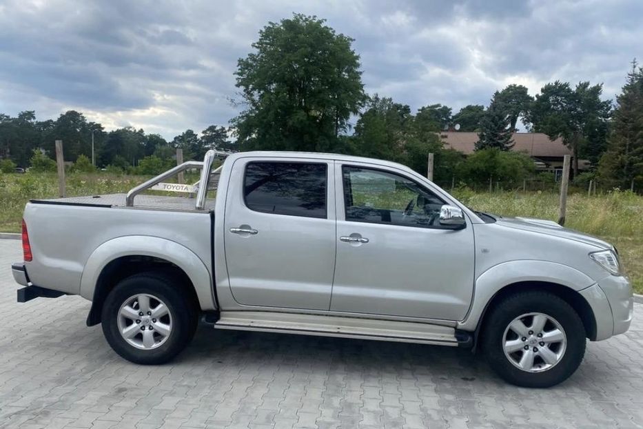 Продам Toyota Hilux 2010 года в г. Покровск, Донецкая область