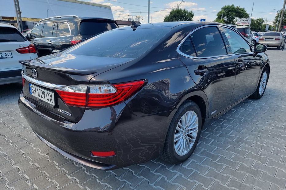 Продам Lexus ES 300 Hybride 2013 года в Одессе
