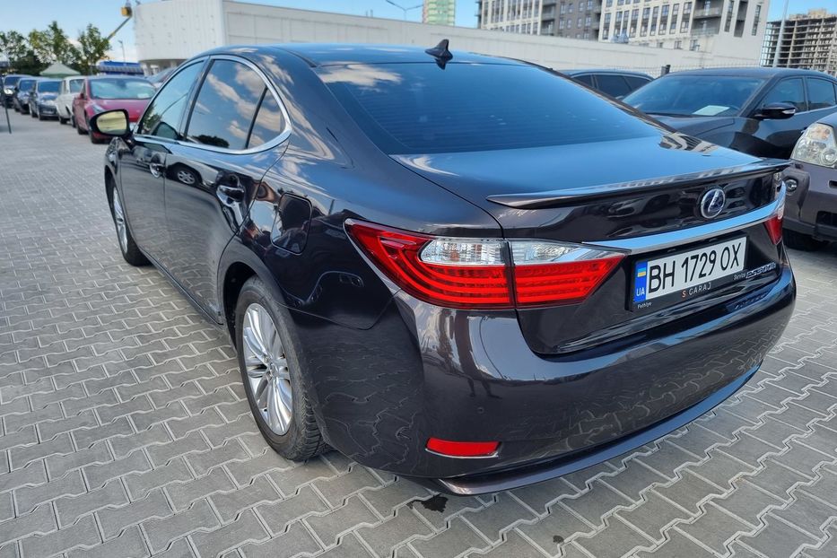 Продам Lexus ES 300 Hybride 2013 года в Одессе