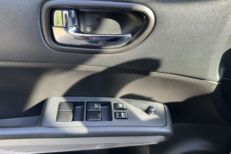 Продам Nissan X-Trail 2.5 AT 4WD 2012 года в Киеве