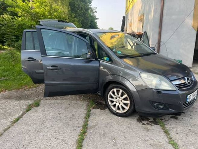 Продам Opel Zafira 2009 года в г. Коломыя, Ивано-Франковская область