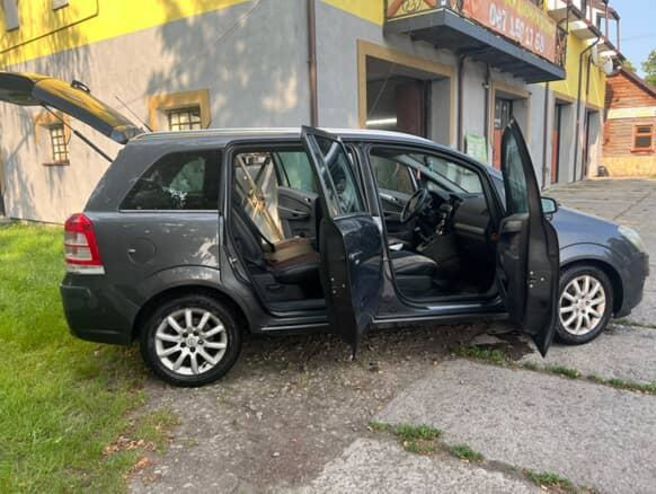 Продам Opel Zafira 2009 года в г. Коломыя, Ивано-Франковская область