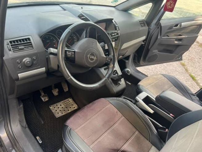 Продам Opel Zafira 2009 года в г. Коломыя, Ивано-Франковская область