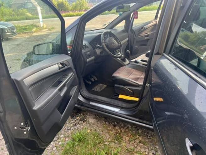 Продам Opel Zafira 2009 года в г. Коломыя, Ивано-Франковская область