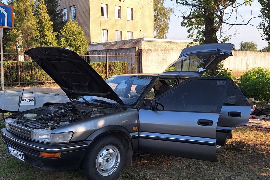 Продам Toyota Corolla 1989 года в г. Первомайский, Харьковская область