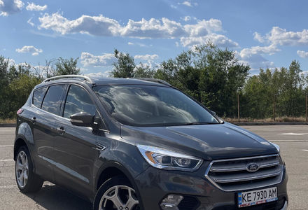 Продам Ford Escape TITANIUM 4WD 2019 года в г. Кривой Рог, Днепропетровская область
