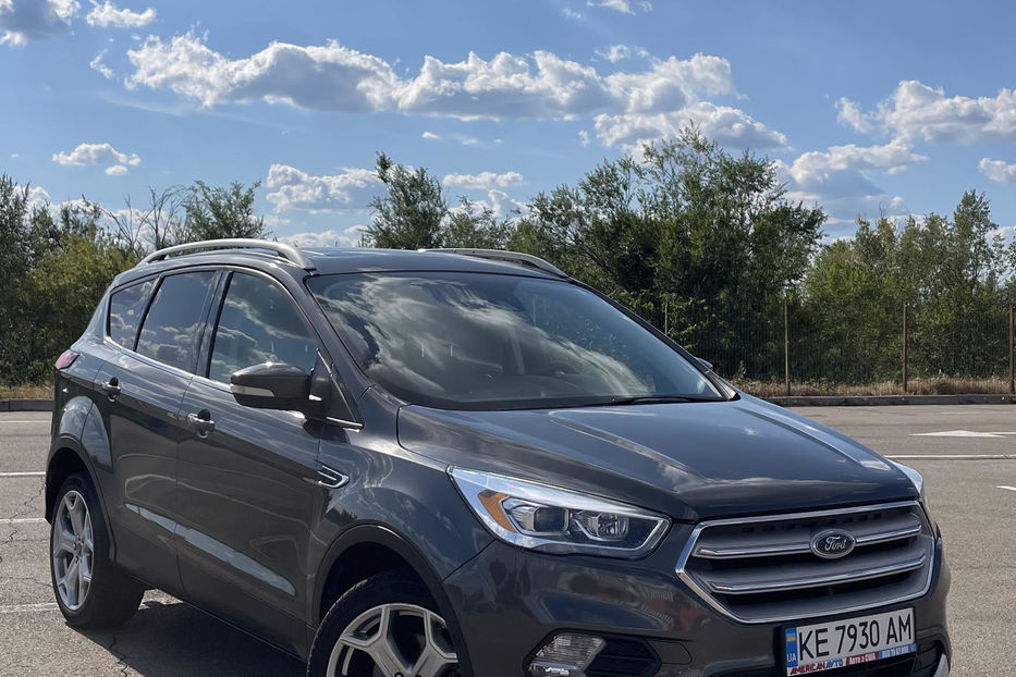Продам Ford Escape TITANIUM 4WD 2019 года в г. Кривой Рог, Днепропетровская область