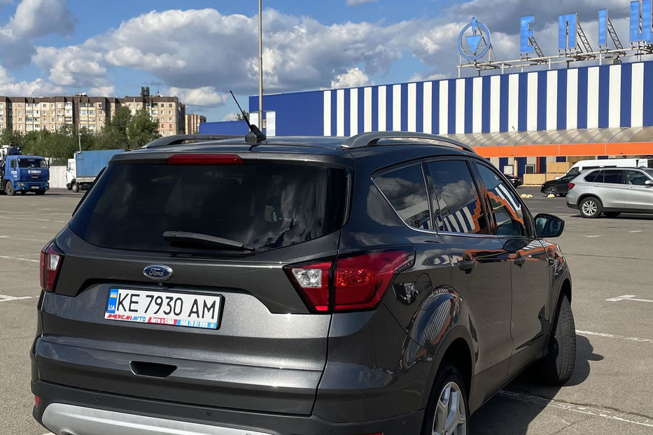 Продам Ford Escape TITANIUM 4WD 2019 года в г. Кривой Рог, Днепропетровская область