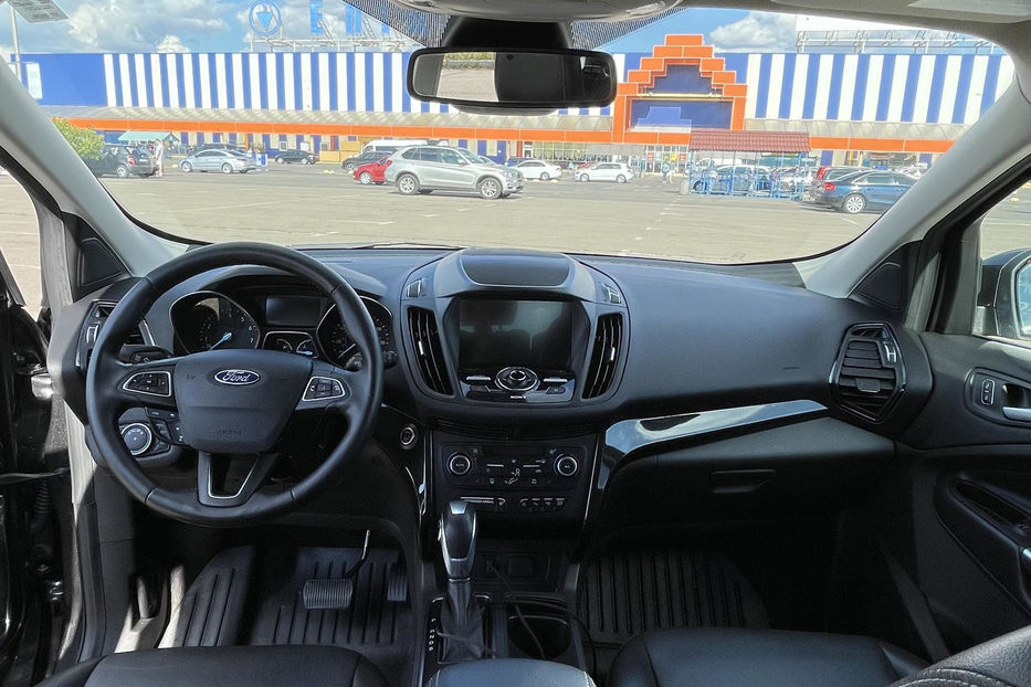 Продам Ford Escape TITANIUM 4WD 2019 года в г. Кривой Рог, Днепропетровская область