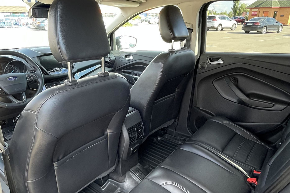 Продам Ford Escape TITANIUM 4WD 2019 года в г. Кривой Рог, Днепропетровская область