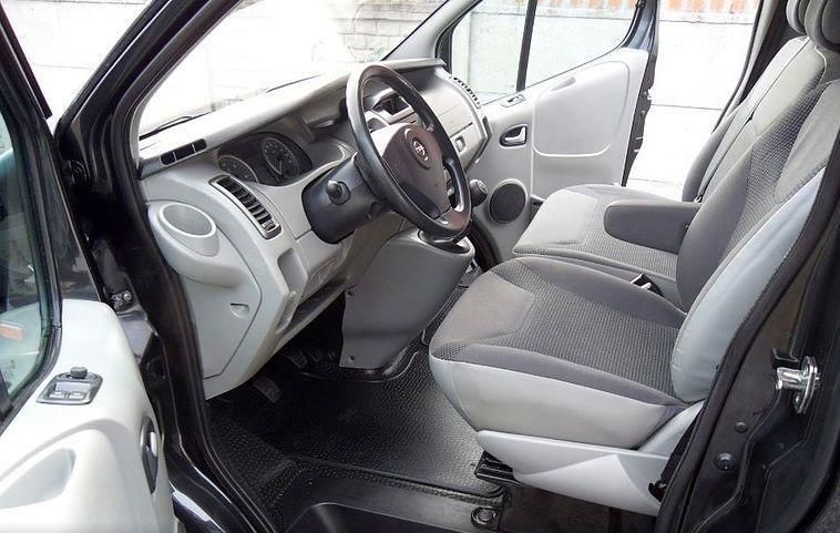 Продам Opel Vivaro пасс. 2009 года в Харькове