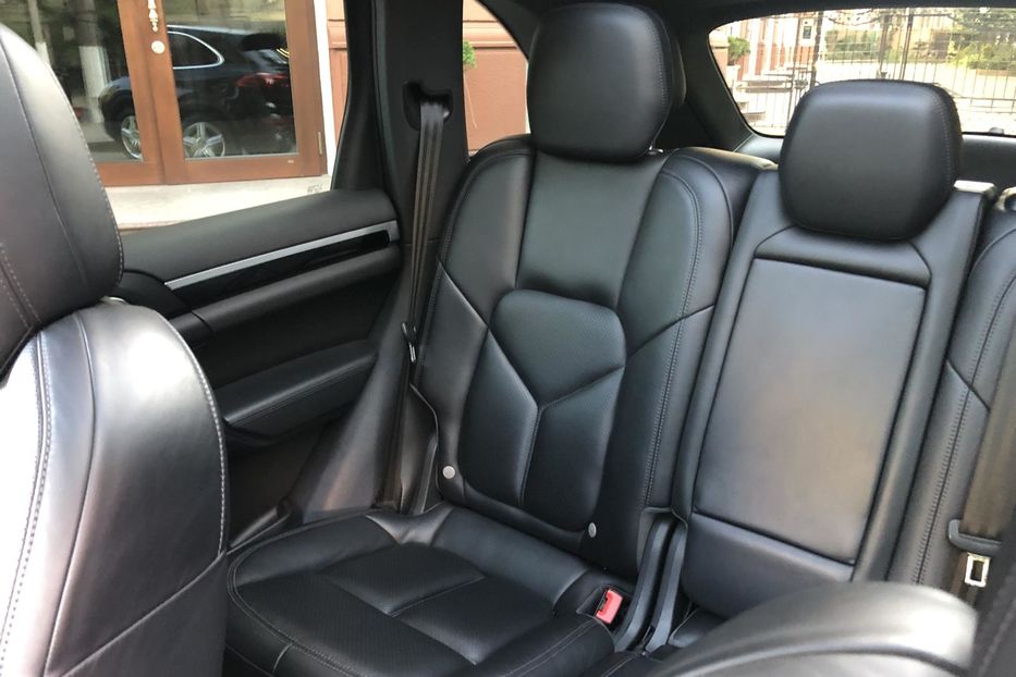 Продам Porsche Cayenne -Hybrid.3.0 Plugin. 2016 года в Одессе