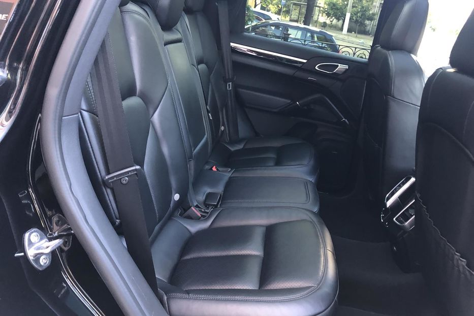 Продам Porsche Cayenne -Hybrid.3.0 Plugin. 2016 года в Одессе