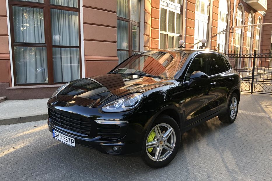 Продам Porsche Cayenne -Hybrid.3.0 Plugin. 2016 года в Одессе