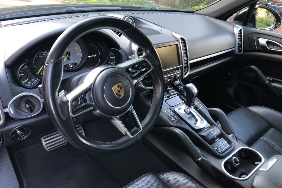 Продам Porsche Cayenne -Hybrid.3.0 Plugin. 2016 года в Одессе