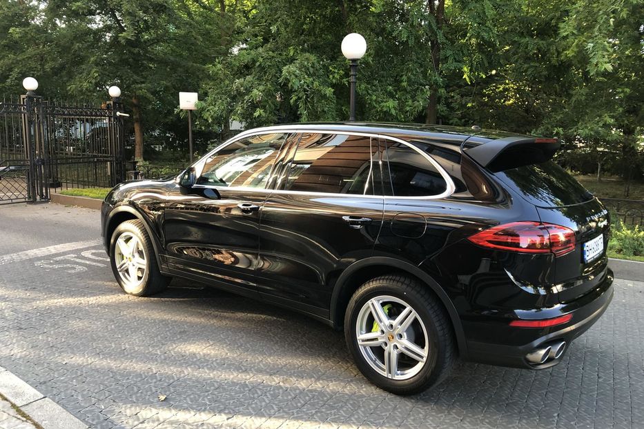 Продам Porsche Cayenne -Hybrid.3.0 Plugin. 2016 года в Одессе