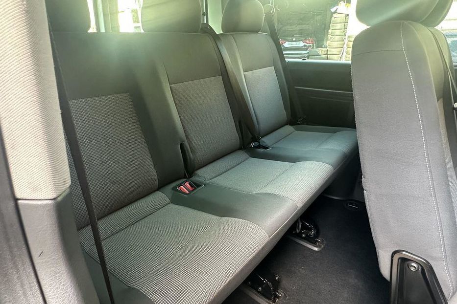 Продам Volkswagen T5 (Transporter) пасс. 2011 года в г. Задельское, Закарпатская область