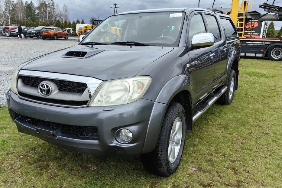 Продам Toyota Hilux 2010 года в Харькове