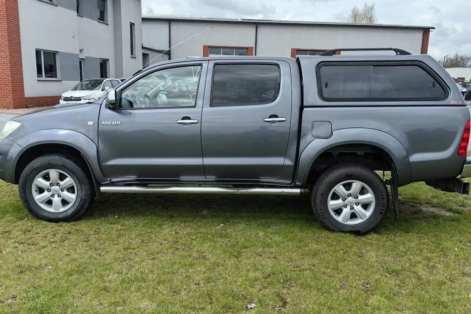 Продам Toyota Hilux 2010 года в Харькове