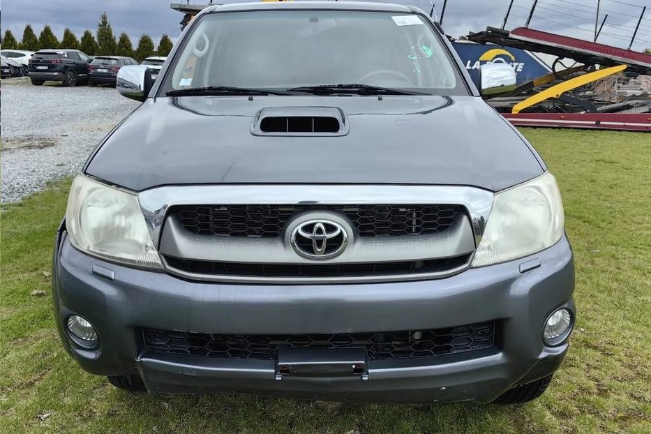 Продам Toyota Hilux 2010 года в Харькове