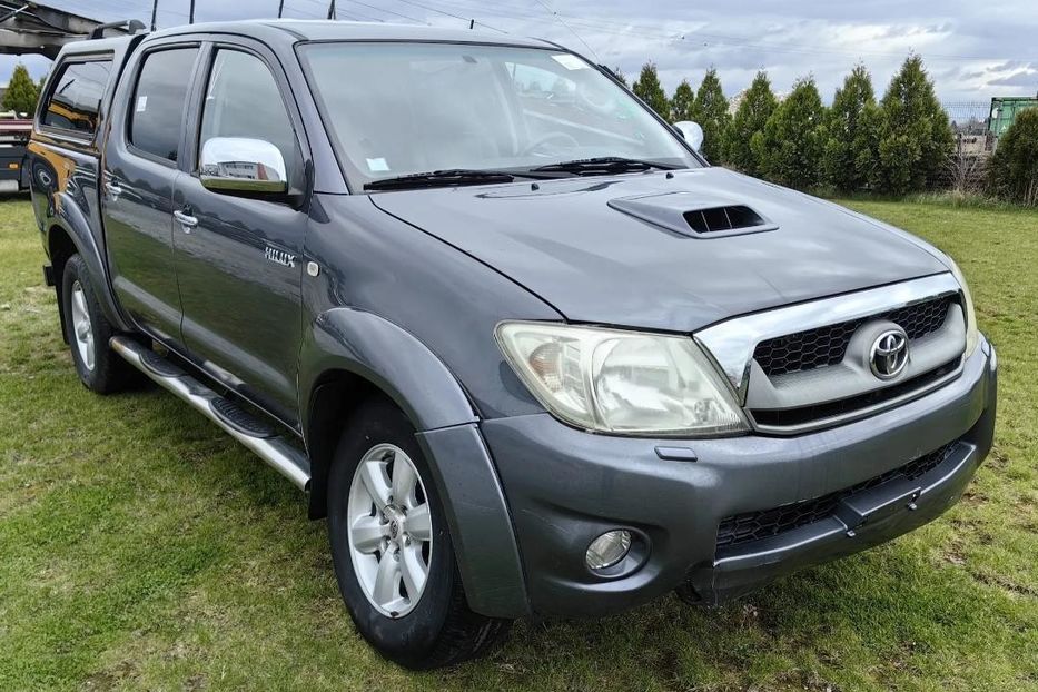 Продам Toyota Hilux 2010 года в Харькове