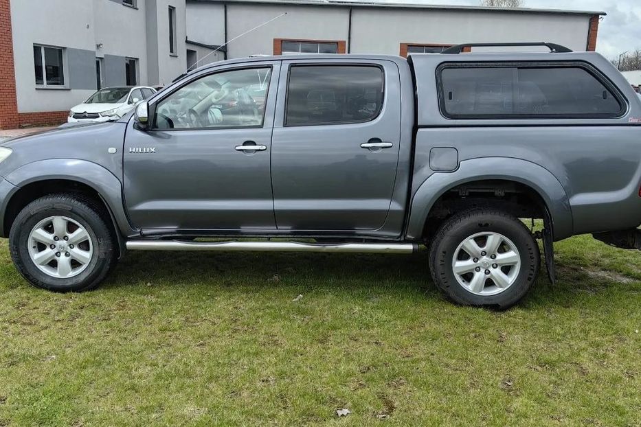 Продам Toyota Hilux 2010 года в Харькове
