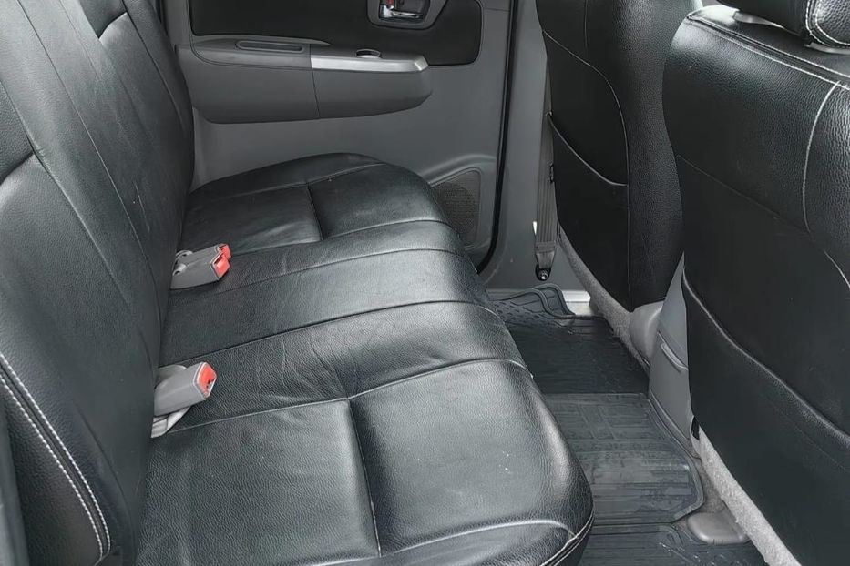 Продам Toyota Hilux 2010 года в Харькове