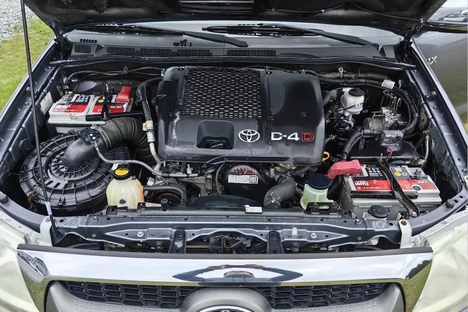 Продам Toyota Hilux 2010 года в Харькове