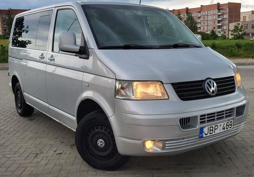 Продам Volkswagen T5 (Transporter) пасс. 2004 года в Харькове