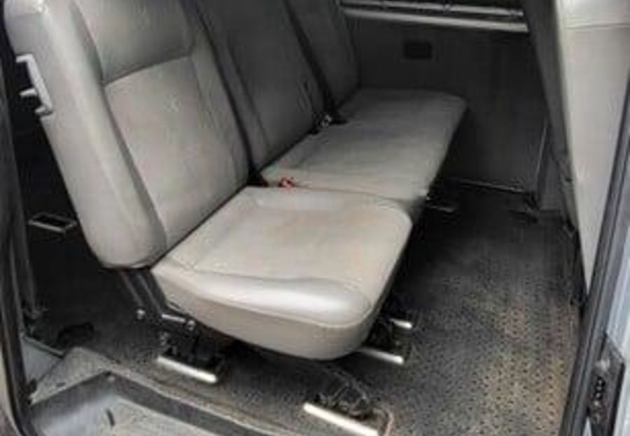 Продам Volkswagen T5 (Transporter) пасс. 2004 года в Харькове