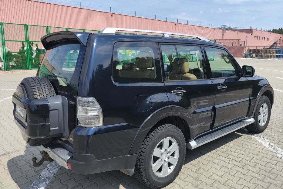 Продам Mitsubishi Pajero 2010 года в Харькове