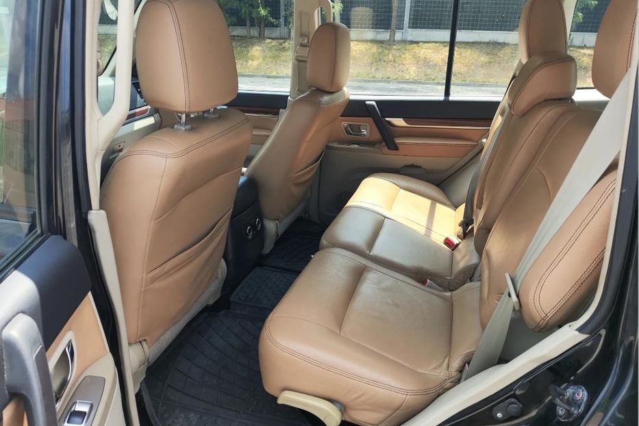Продам Mitsubishi Pajero 2010 года в Харькове