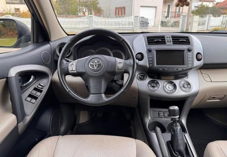 Продам Toyota Rav 4 2006 года в Сумах
