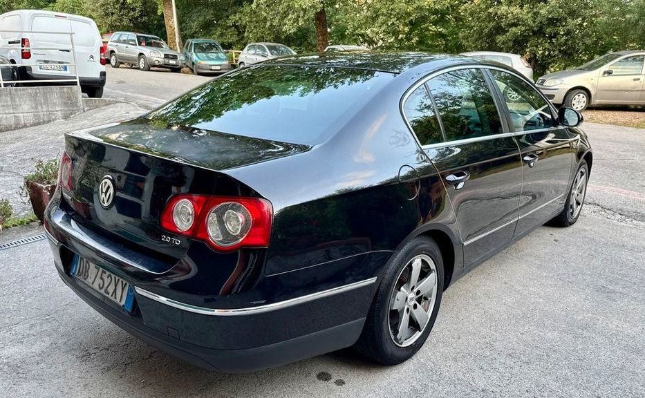 Продам Volkswagen Passat B6 2004 года в Киеве