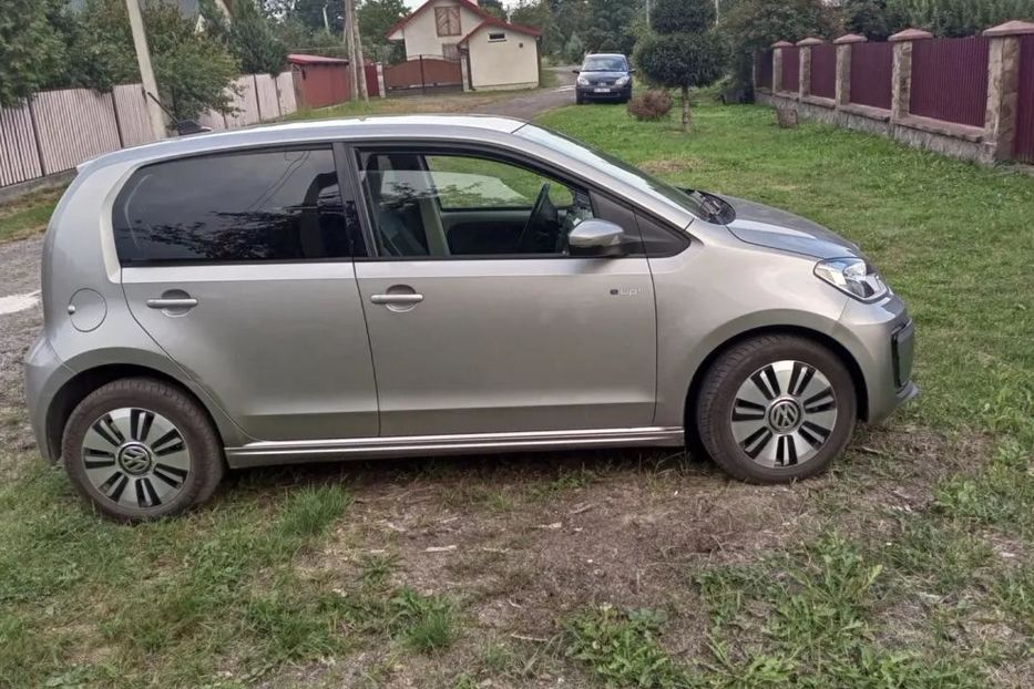 Продам Volkswagen Up 2018 года в Луцке