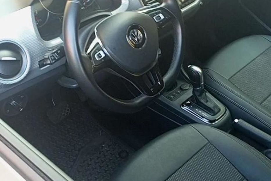 Продам Volkswagen Up 2018 года в Луцке