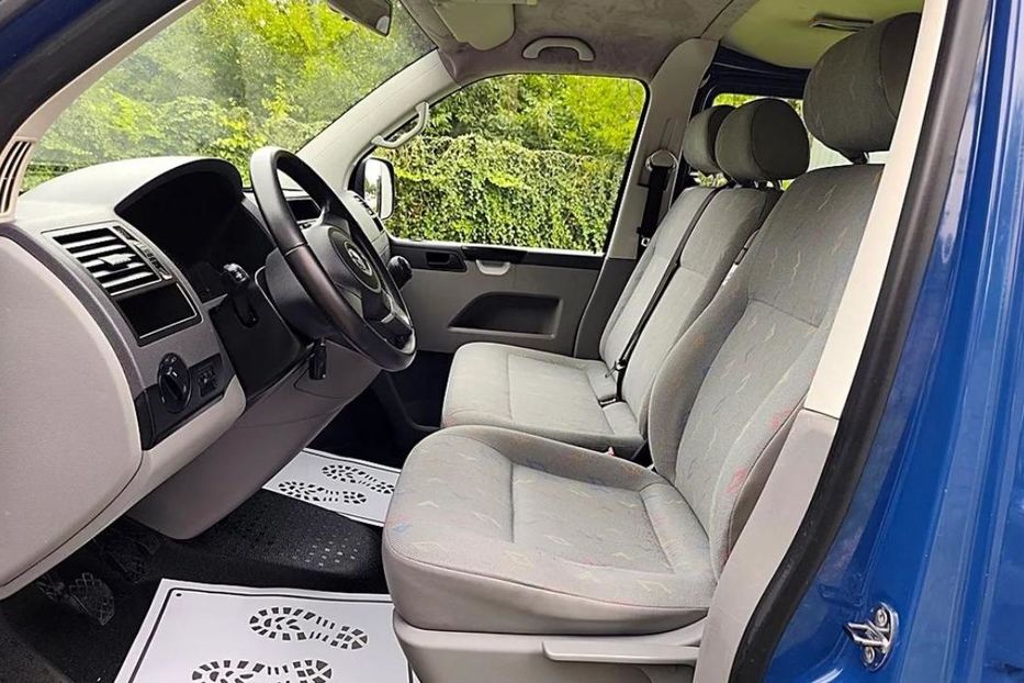 Продам Volkswagen T5 (Transporter) пасс. 2005 года в Харькове